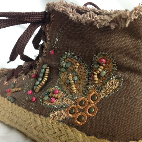 Shoes - Picture 6 of 6